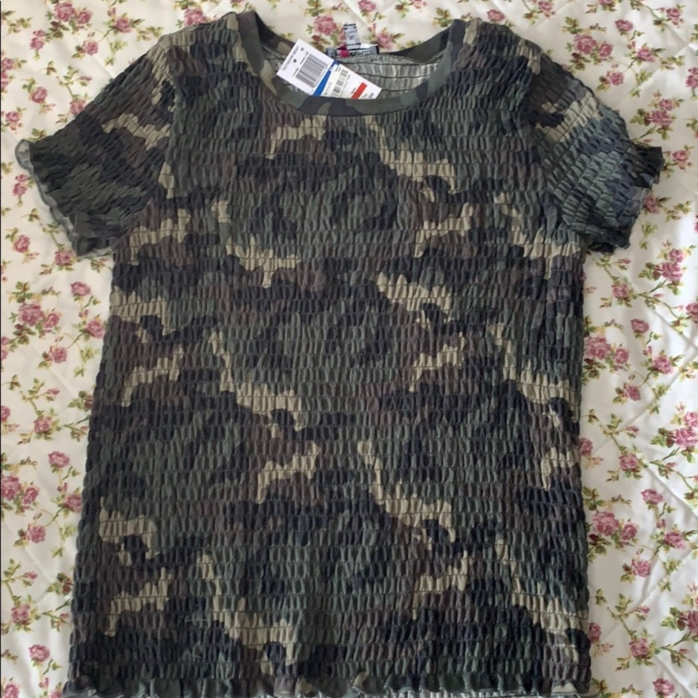 Camo style short sleeves top